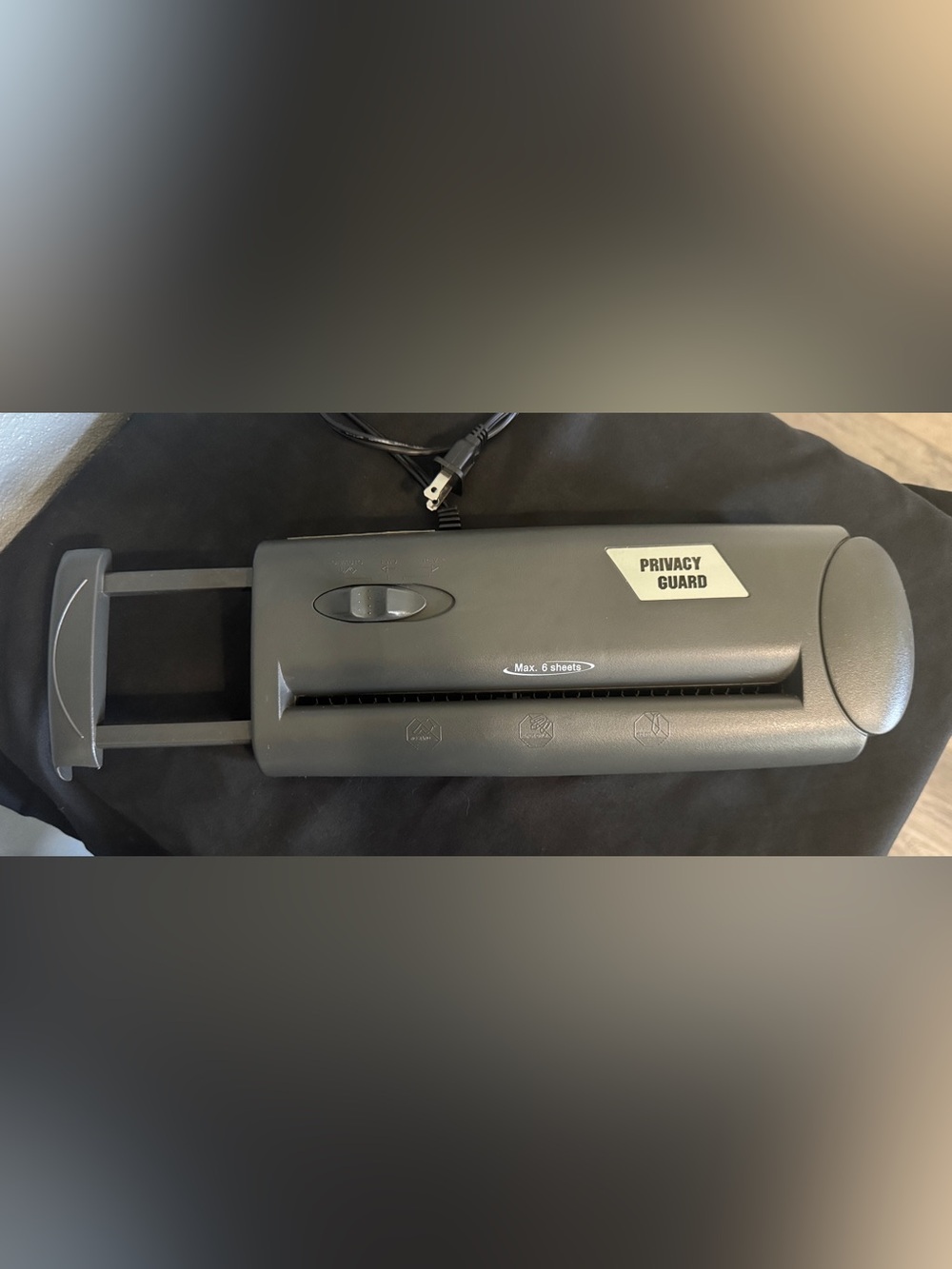 Techko Privacy Guard Paper Shredder - Picture 3 of 5
